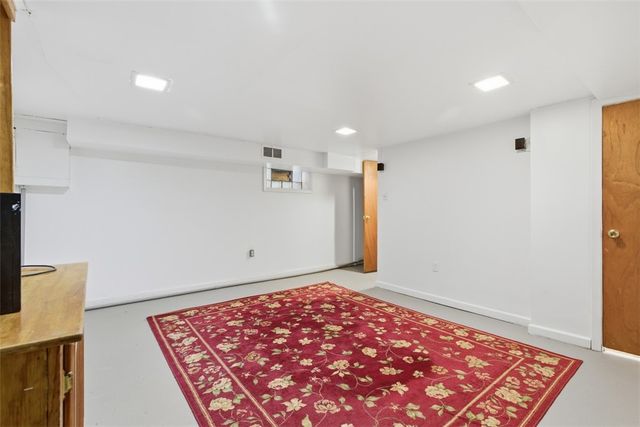 123 5th Ave, Rankin, PA 15104