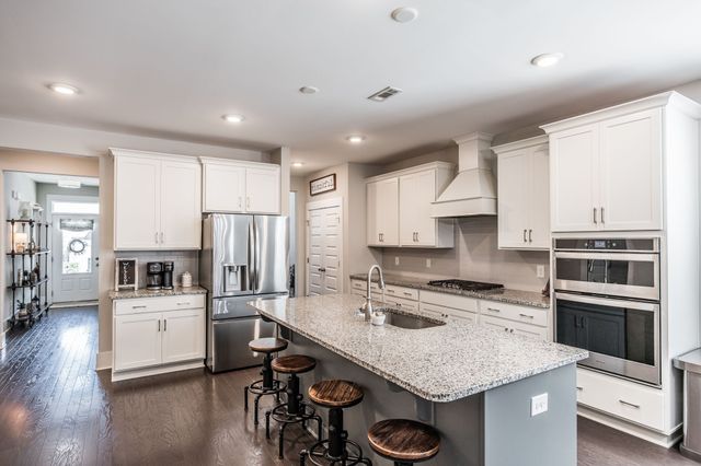 1035 Nave Ct, Nashville, TN 37214