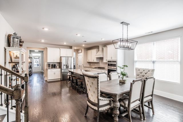1035 Nave Ct, Nashville, TN 37214