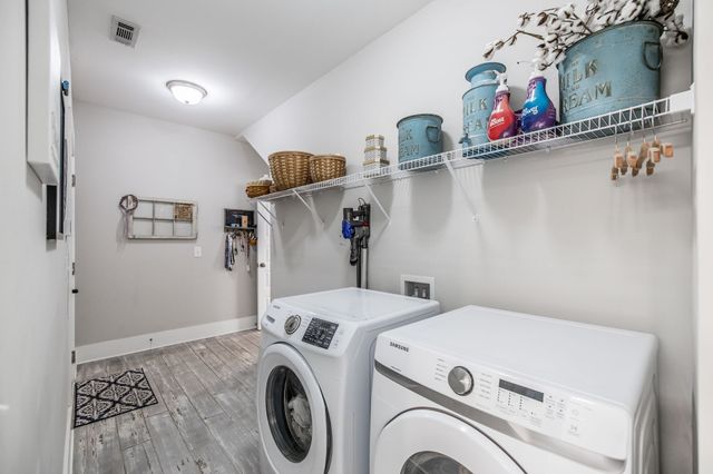 1035 Nave Ct, Nashville, TN 37214