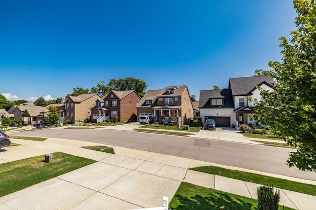 1035 Nave Ct, Nashville, TN 37214