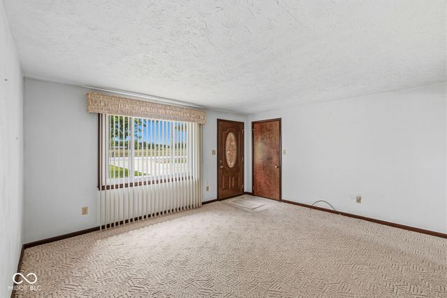 6097 N 100 Road W, Alexandria, IN 46001