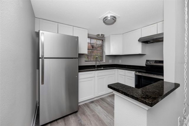 8345 13TH STREET N B, St Petersburg, FL 33702