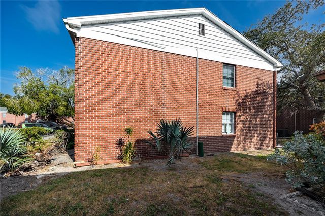 8345 13TH STREET N B, St Petersburg, FL 33702