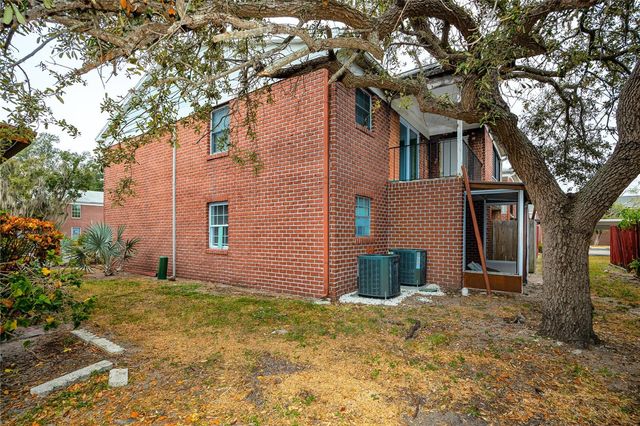 8345 13TH STREET N B, St Petersburg, FL 33702