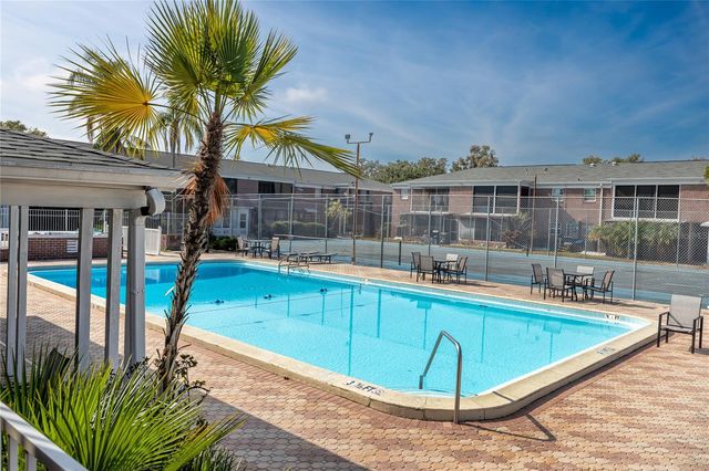 8345 13TH STREET N B, St Petersburg, FL 33702