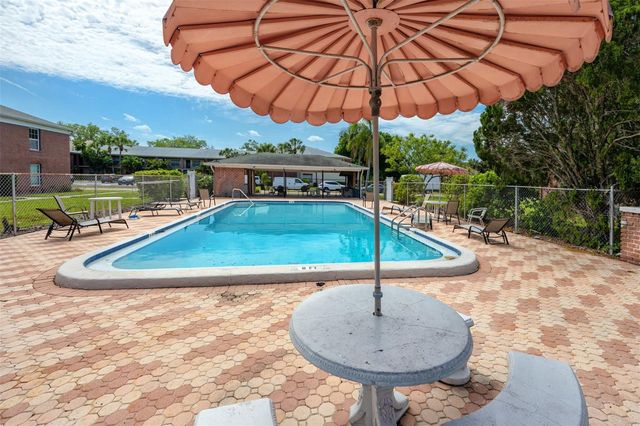 8345 13TH STREET N B, St Petersburg, FL 33702