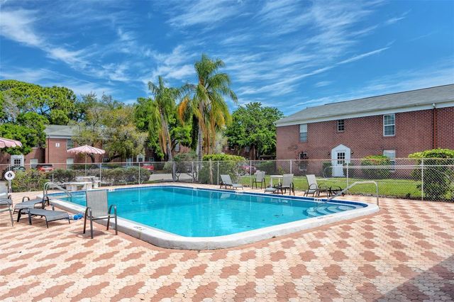 8345 13TH STREET N B, St Petersburg, FL 33702