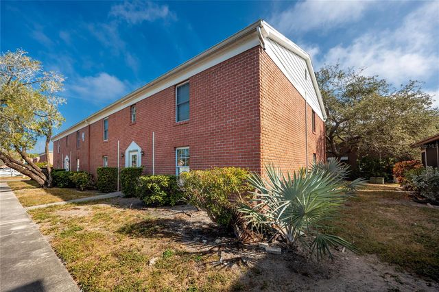 8345 13TH STREET N B, St Petersburg, FL 33702