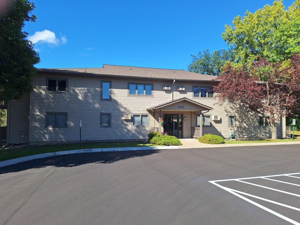 6601 Buckley Circle 105, Inver Grove Heights, MN 55076 — exterior