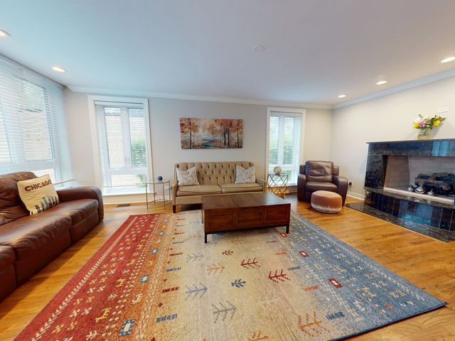 2908 W Gregory Street, Chicago, IL 60625