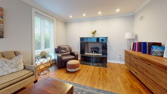 2908 W Gregory Street, Chicago, IL 60625