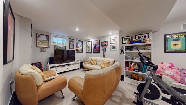 2908 W Gregory Street, Chicago, IL 60625
