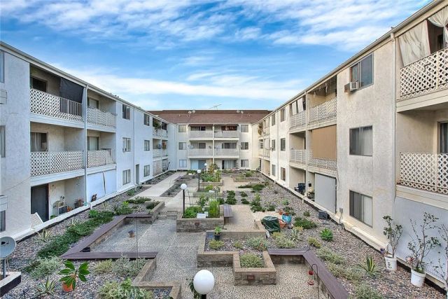 3565 Linden 226, Long Beach, CA 90807