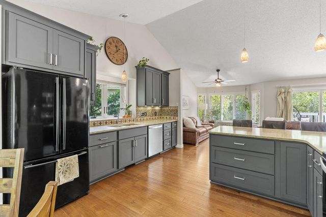 1957 Park Ridge Drive, Chaska, MN 55318