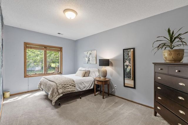 1957 Park Ridge Drive, Chaska, MN 55318