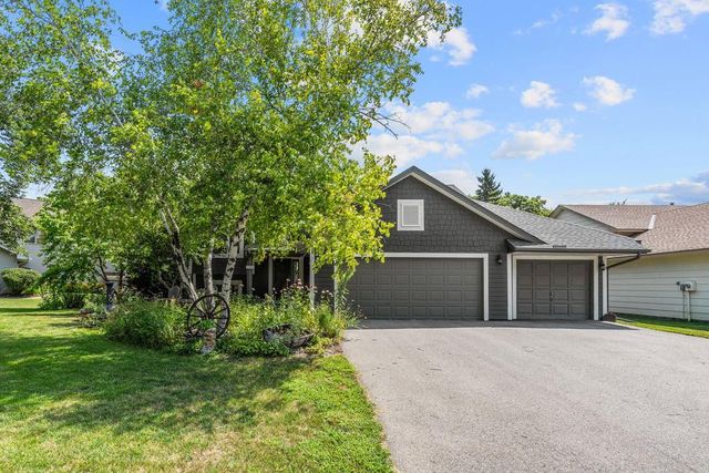 1957 Park Ridge Drive, Chaska, MN 55318