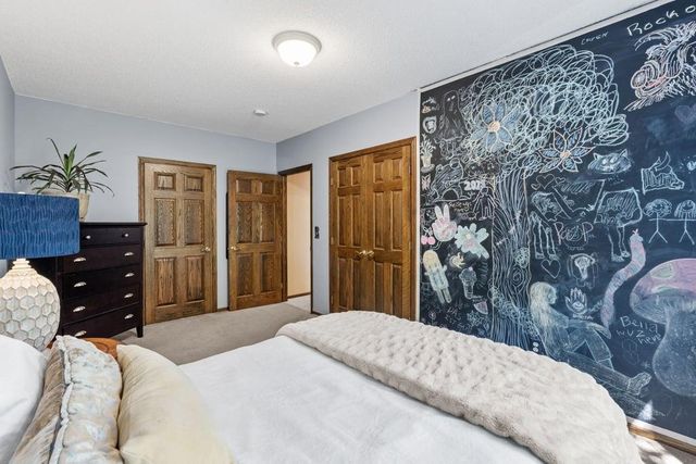 1957 Park Ridge Drive, Chaska, MN 55318