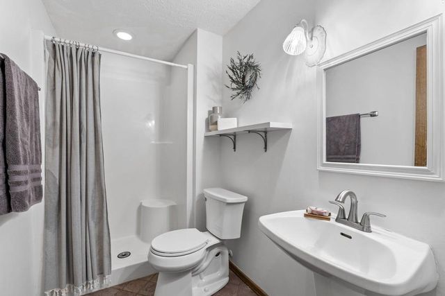 1957 Park Ridge Drive, Chaska, MN 55318