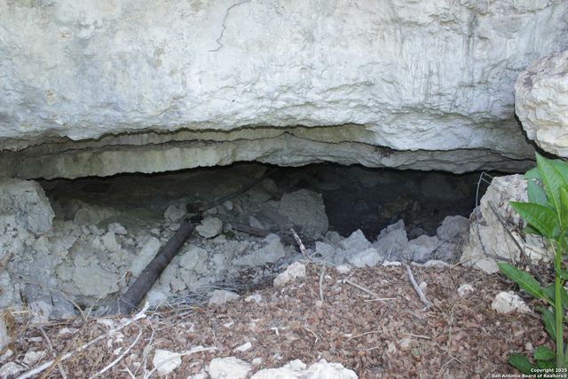 1976 W cedar creek, Leakey, TX 78873