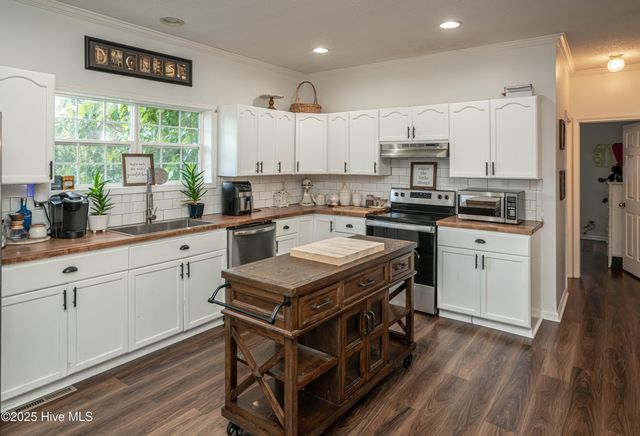 815 Watson Avenue, Calabash, NC 28467