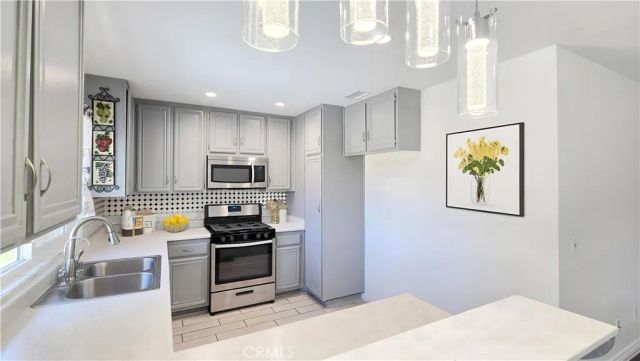 1025 Lightcap, Lancaster, CA 93535