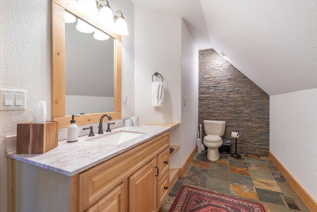 50638 Hemlock Court, Soda Springs, CA 95728