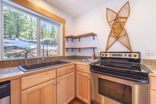 50638 Hemlock Court, Soda Springs, CA 95728