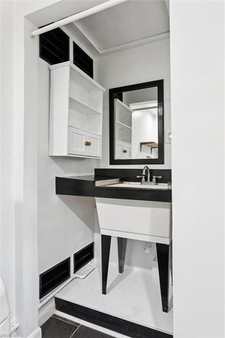 707 Dresden DR, Newport News, VA 23601