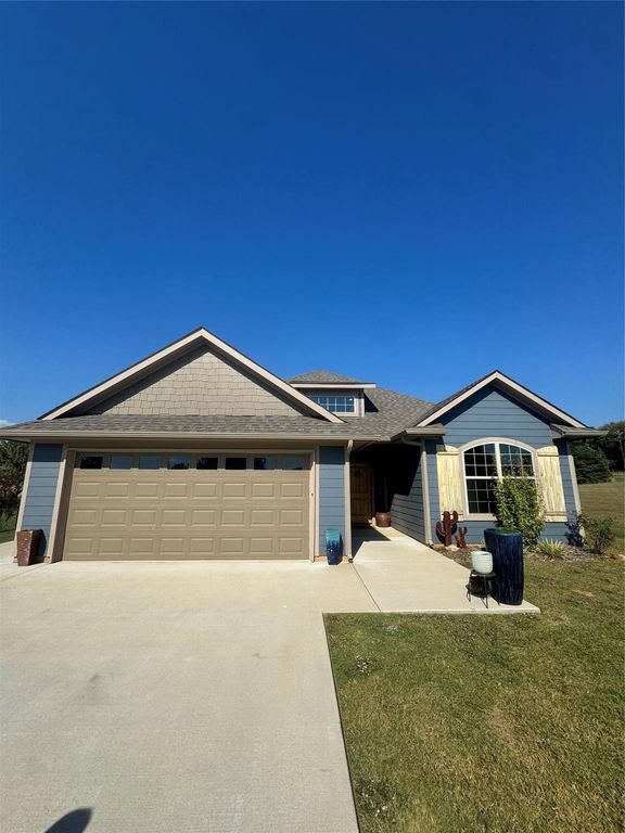 100 Shoshone Cove, Gainesville, TX 76240