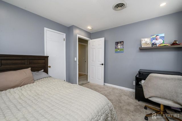 35 Gaywood Avenue, Colonia, NJ 07067
