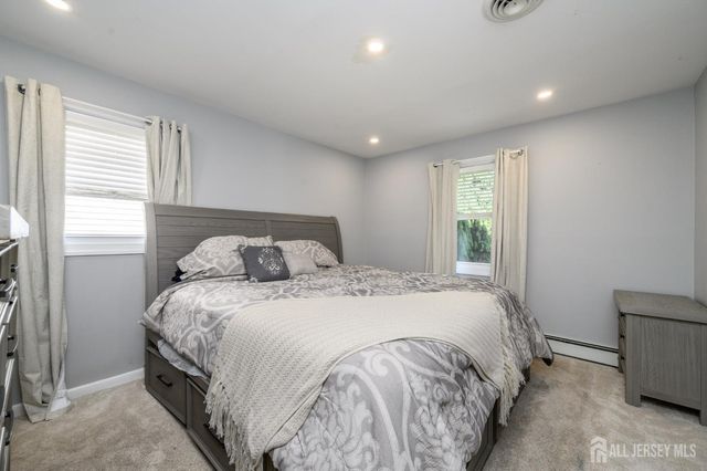 35 Gaywood Avenue, Colonia, NJ 07067
