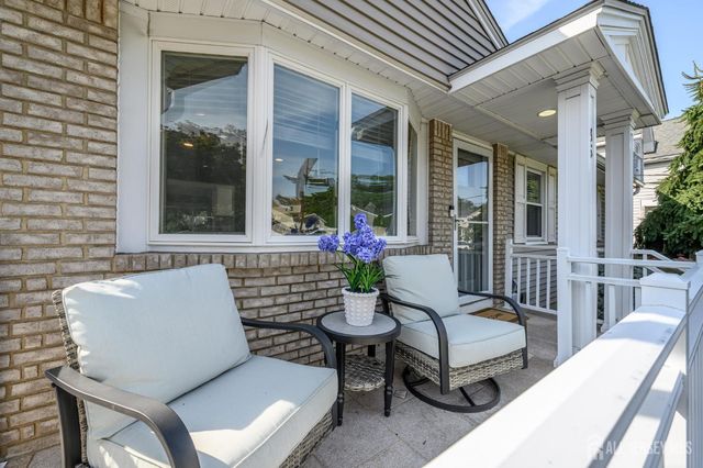 35 Gaywood Avenue, Colonia, NJ 07067