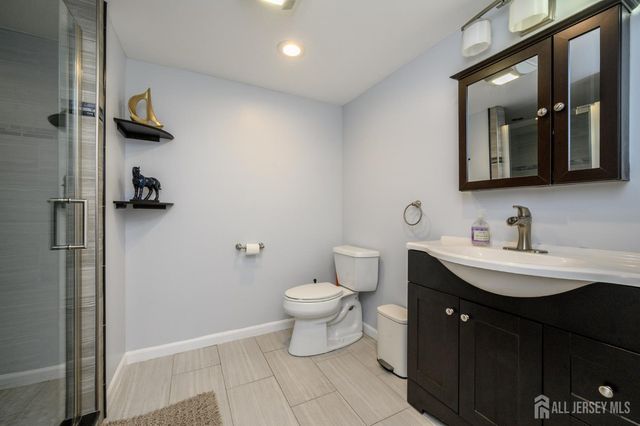35 Gaywood Avenue, Colonia, NJ 07067