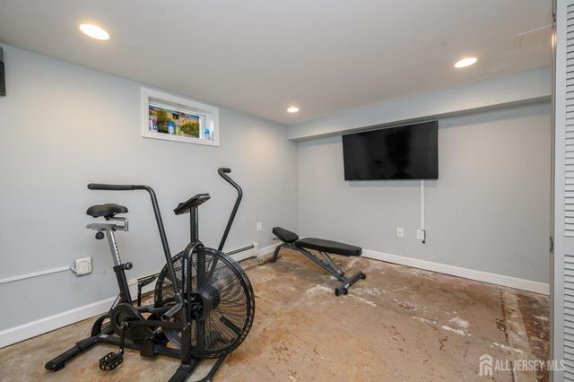 35 Gaywood Avenue, Colonia, NJ 07067