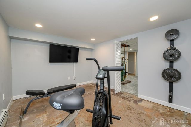 35 Gaywood Avenue, Colonia, NJ 07067