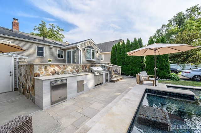 35 Gaywood Avenue, Colonia, NJ 07067