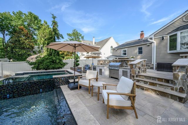 35 Gaywood Avenue, Colonia, NJ 07067