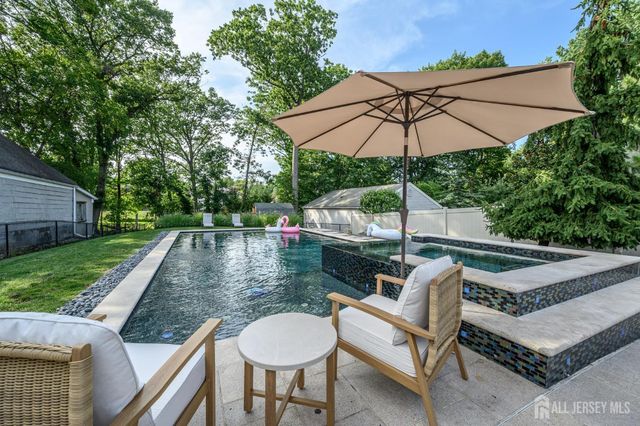 35 Gaywood Avenue, Colonia, NJ 07067