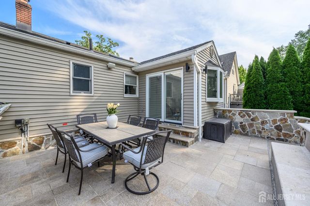 35 Gaywood Avenue, Colonia, NJ 07067