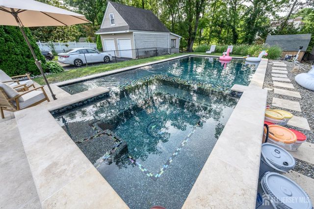 35 Gaywood Avenue, Colonia, NJ 07067