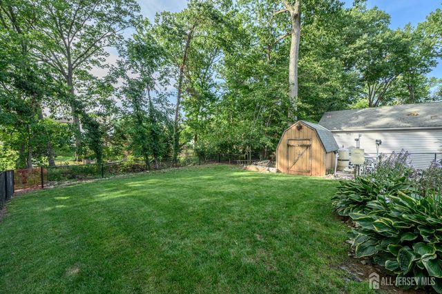 35 Gaywood Avenue, Colonia, NJ 07067