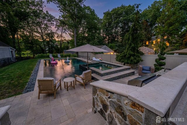 35 Gaywood Avenue, Colonia, NJ 07067
