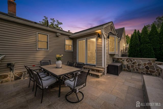 35 Gaywood Avenue, Colonia, NJ 07067
