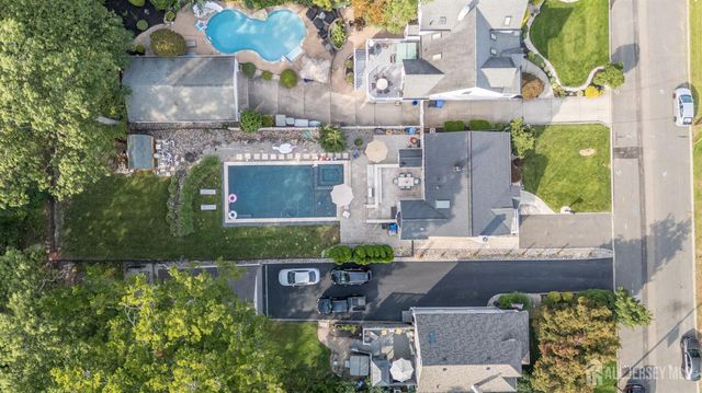 35 Gaywood Avenue, Colonia, NJ 07067