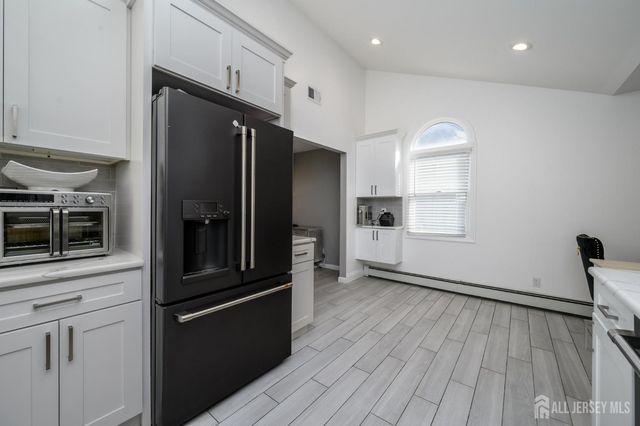 35 Gaywood Avenue, Colonia, NJ 07067