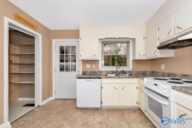 514 Warner Street NW, Huntsville, AL 35805