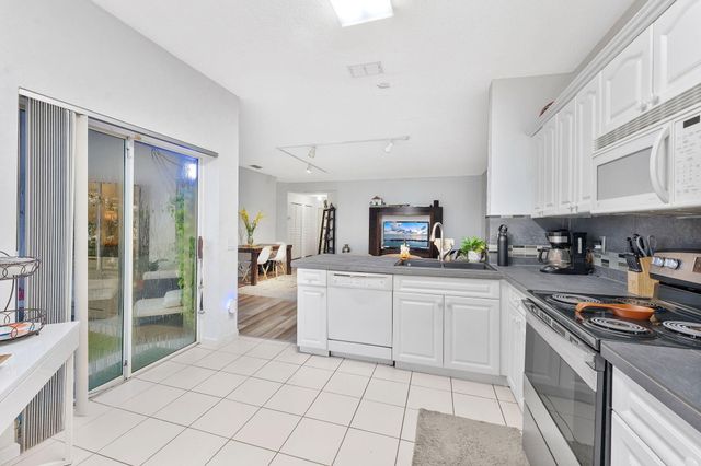 6595 VIA REGINA, Boca Raton, FL 33433