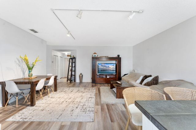 6595 VIA REGINA, Boca Raton, FL 33433