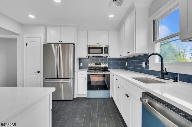 26 Laurie Rd, Roxbury Twp., NJ 07850